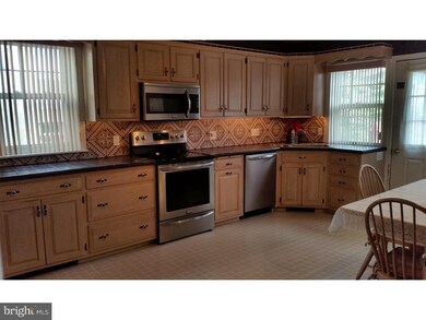 20 Fairview St, Boyertown, PA 19512 - photo 5