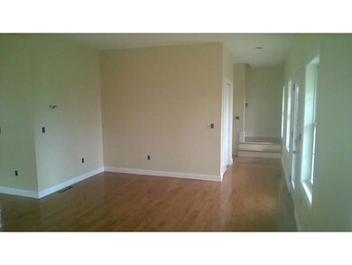Den/Family/Great Room. 9 FOOT CEILINGS WITH RECESS