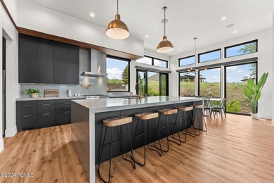 4_Kitchen_1800x1200_4131353