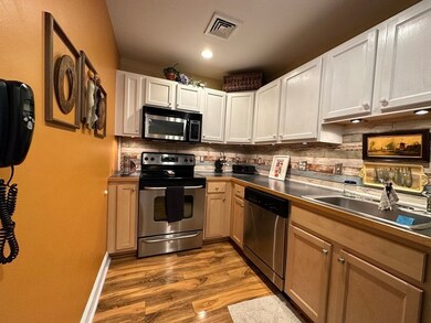 25 Alpine St unit 8, Hyde Park, MA 02136 - photo 5