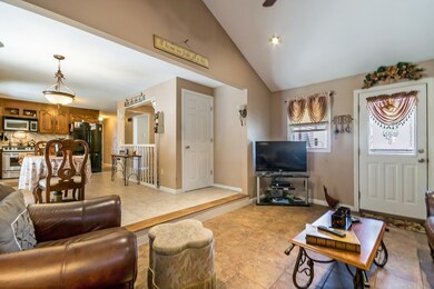 23 Colemore St, Feeding Hills, MA 01030 - photo 3