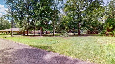 806 Camphor Cir, Village Mill, TX 77663 - photo 5