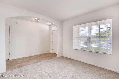 GALEN  D-small-002-7-Living Room-666x444