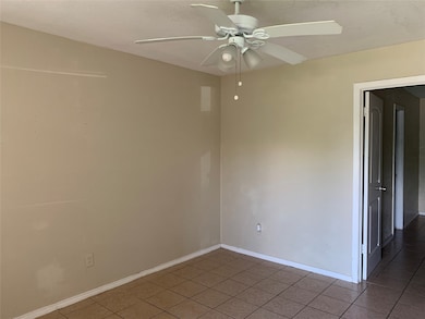 14031 Garber Ln unit 2, Houston, TX 77015 - photo 2