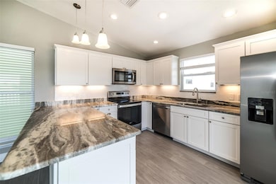 8601 E Bay Dr unit 3, Treasure Island, FL 33706 - photo 5