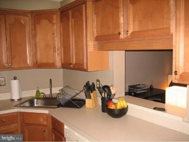 13 Oneill Ct, Lawrence Township, NJ 08648 - photo 6