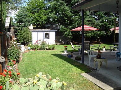 1252 Valley View Dr, Medford, OR 97504 - photo 4