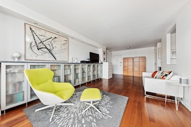 The Blue Building unit 10C, Bronx, NY 10463 - photo 4