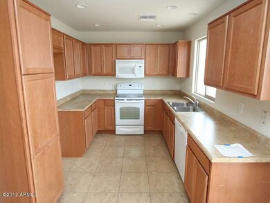 023-354637 kitchen