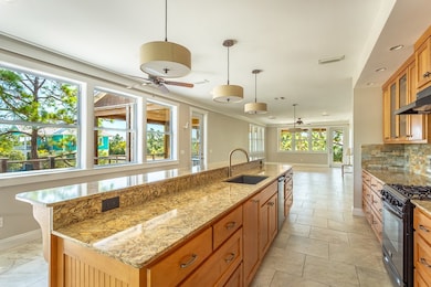 601 W Pine Ave, Eastpoint, FL 32328 - photo 3