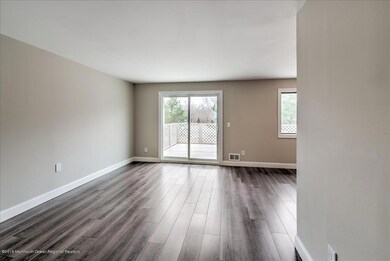 03-LIVING_ROOM
