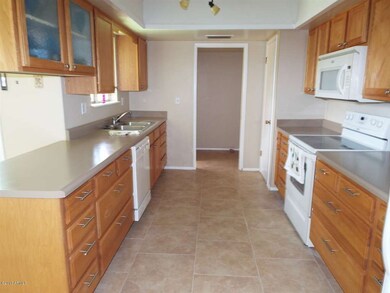 11102 W Cameo Dr, Sun City, AZ 85351 - photo 6