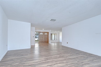 2102 Doefield Ct, Valrico, FL 33596 - photo 6