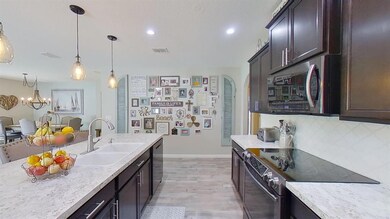 3799-SW-Lafleur-St-Kitchen