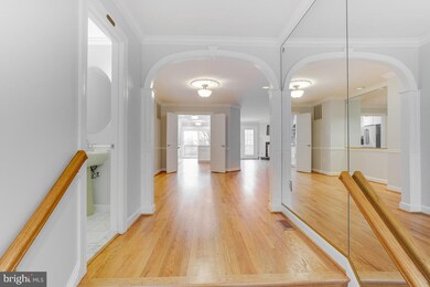 6285 Chaucer View Cir, Alexandria, VA 22304 - photo 3