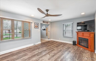 541 N Westlawn Ave, Aurora, IL 60506 - photo 5