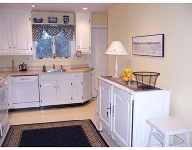 67 Gregory St unit 2, Marblehead, MA 01945 - photo 4