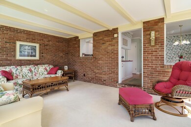 2241 Glenmere_MLS_23