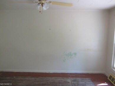 5459 Bartlett Rd, Bedford, OH 44146 - photo 4