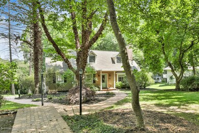452 Crawfords Corner Rd-large-033-045-4M