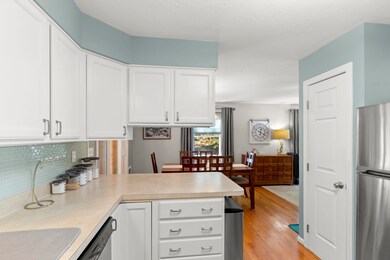 17 Bennett Way, Newmarket, NH 03857 - photo 2