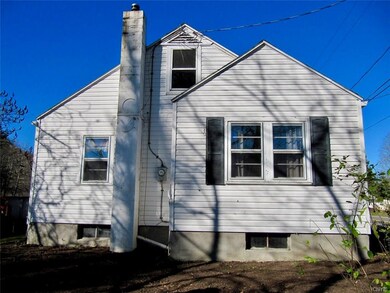 Exterior Side / Facade