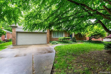 20550 Fairway - 2 car attached garage