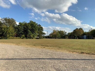 210 High St, Eufaula, OK 74432 - photo 3