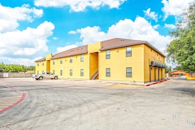 2119 S Ejido Ave unit 10, Laredo, TX 78046 - photo 3