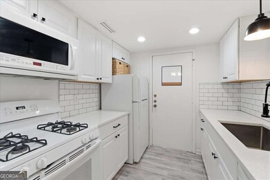 6851 Roswell Rd unit J14, Sandy Springs, GA 30328 - photo 5