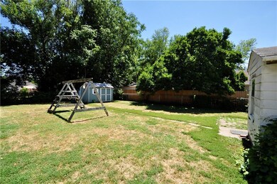 2125 E 24th St, Des Moines, IA 50317 - photo 7