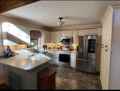 2012 Whiteoak Creek Rd, Athens, WV 24712 - photo 5