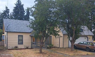 7849 W Pine