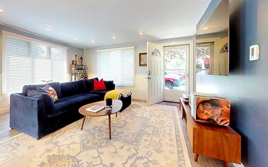 8-Seashore-Park-Drive-Living-Room-fotor-
