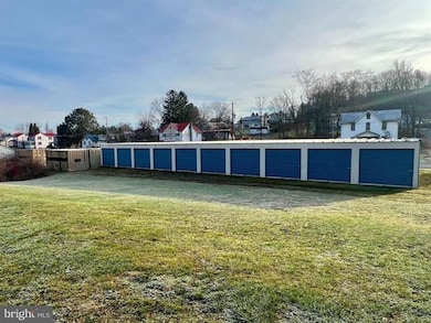 531 Monroe St, Everett, PA 15537 - photo 2