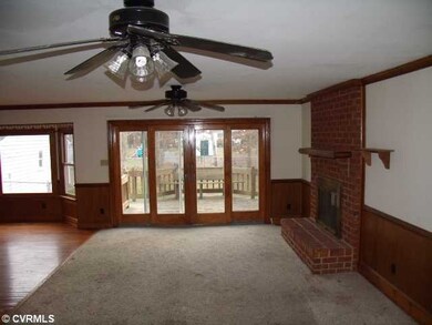 Den/Family/Great Room - Great Room with Fireplace 