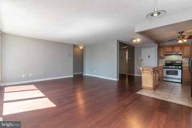 Radnor House unit 208, Bryn Mawr, PA 19010 - photo 5