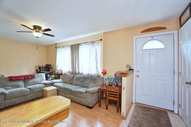 525 Willow Rd E unit 1, Staten Island, NY 10314 - photo 2
