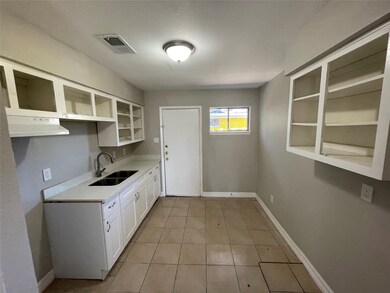 7807 Glass St, Houston, TX 77016 - photo 3