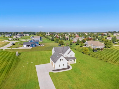 W276N8387 Marshall Dr, Hartland, WI 53029 - photo 5