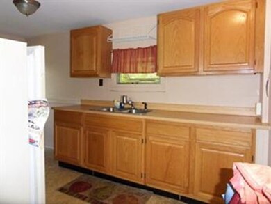 72 High St unit 72, Whitinsville, MA 01588 - photo 4