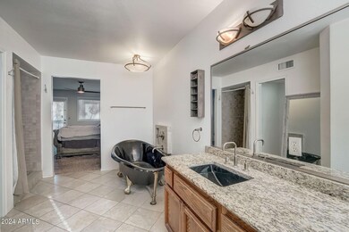 25-web-or-mls-N 10th St 2-023