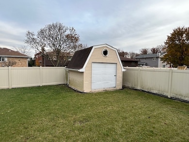 18539 Country Ln, Lansing, IL 60438 - photo 5