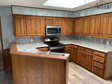 1522 Carol Ln, Wichita Falls, TX 76302 - photo 4