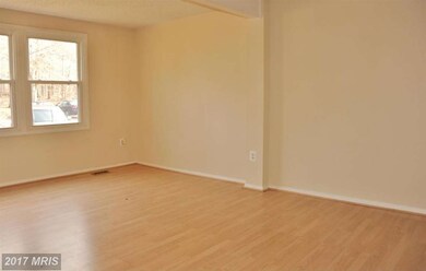 8675 Rising Creek Ct, Springfield, VA 22153 - photo 5