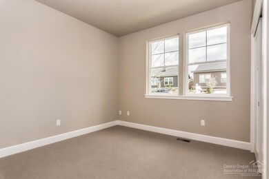 63909 Hunters Cir, Bend, OR 97701 - photo 7