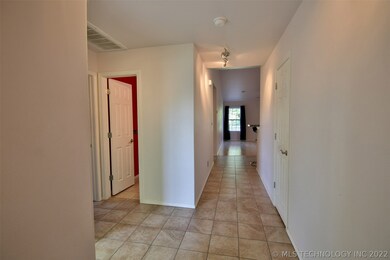 8879 S 261st East Ave, Broken Arrow, OK 74014 - photo 4