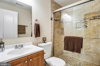 2929 Charredwood Dr, District Heights, MD 20747 - photo 5