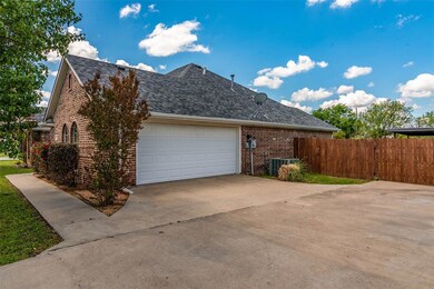 160 Chrissa Dr, Pottsboro, TX 75076 - photo 3