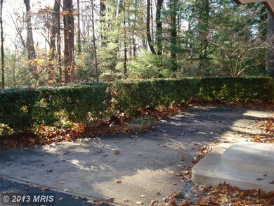 6433 Lily Dhu Ln, Falls Church, VA 22044 - photo 3